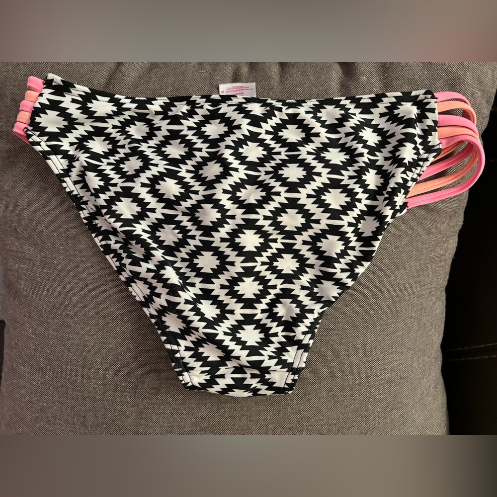 Xhilaration | great used bikini swimsuit. Strapless, art deco. Sz medium on both - Picture 7 of 15